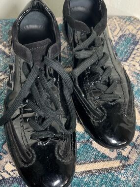 Hogan women’s  Black Patent Lace-Up Sneakers